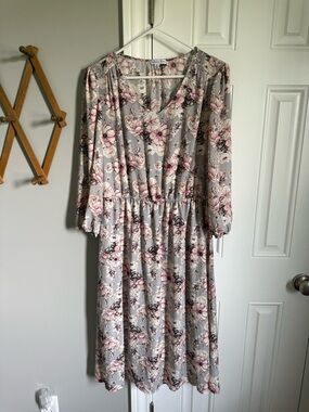 Light Gray Floral Maxi Dress with Pink Blooms